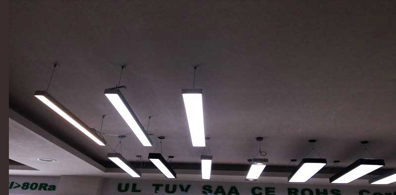 LED方通吊顶灯　亮度测试